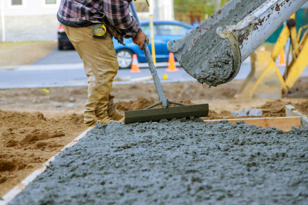 Best Concrete Sidewalk Installation  in Charleston, MO